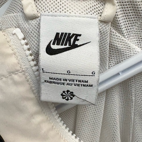Nike Windbreaker Zip-Up Jacket - Picture 4 of 7